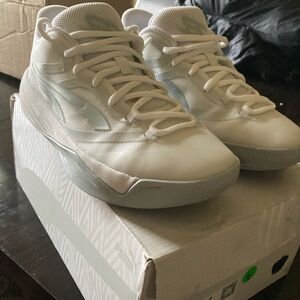 Puma Womens Size 5.5 White Athletic Basketball Shoes Sneakers Stewie 2 Breanna S